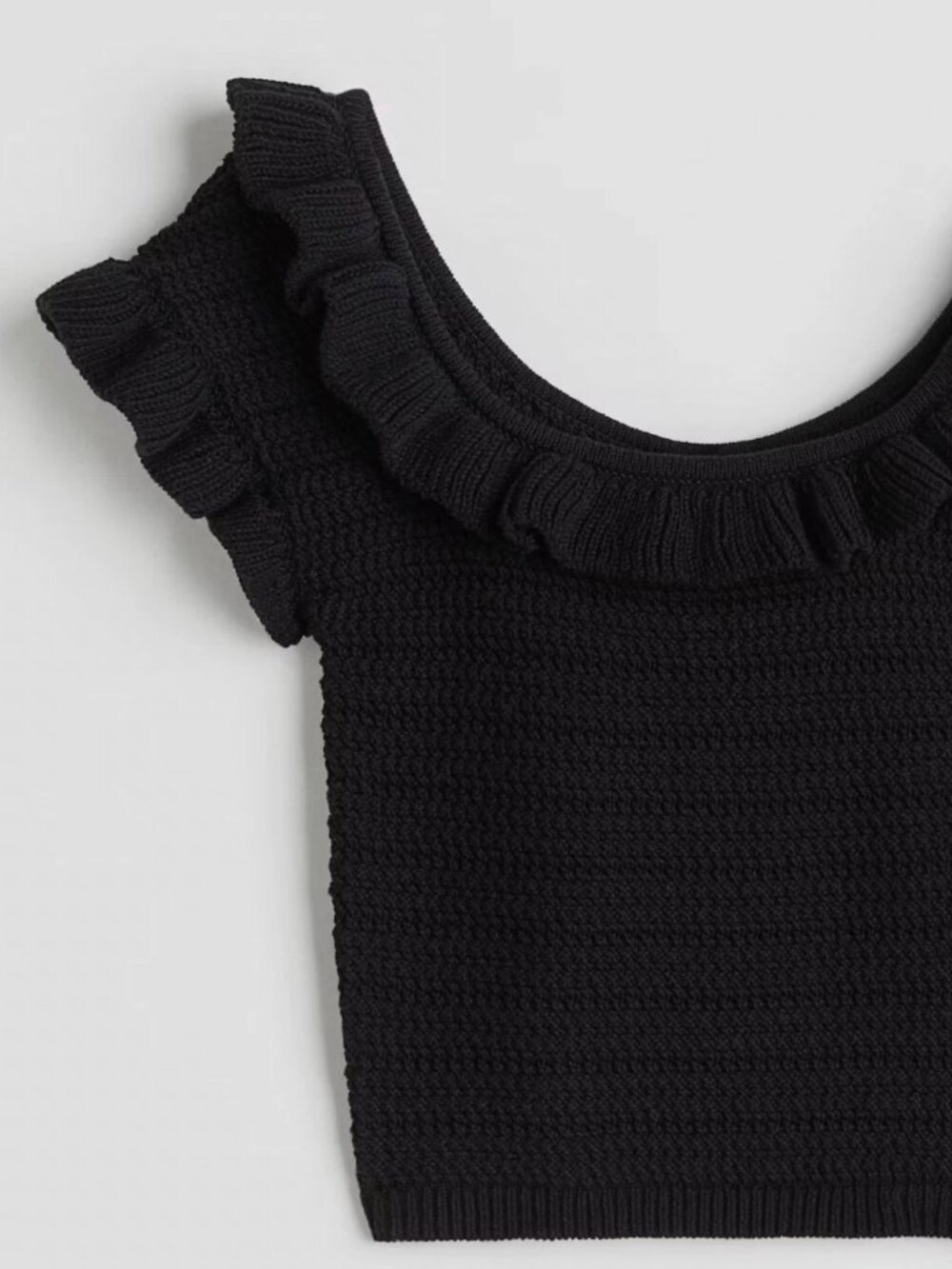 EUC H&M Black Ruffled Scoop Neck Short Sleeve Cropped Sweater Top Sz M